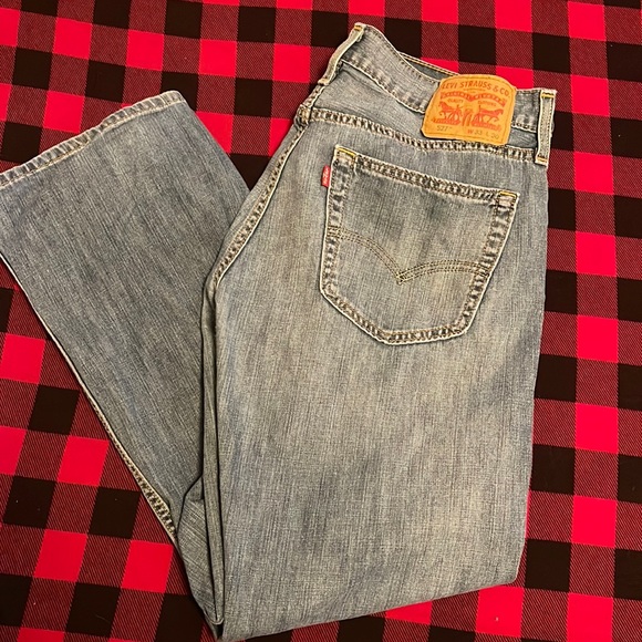 Levi's Other - Levi’s 527
